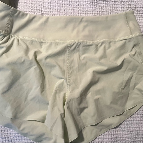 Athleta Run With it - 3.5
Size - Medium 
ONLY light green/ Lime green available - Picture 4 of 8